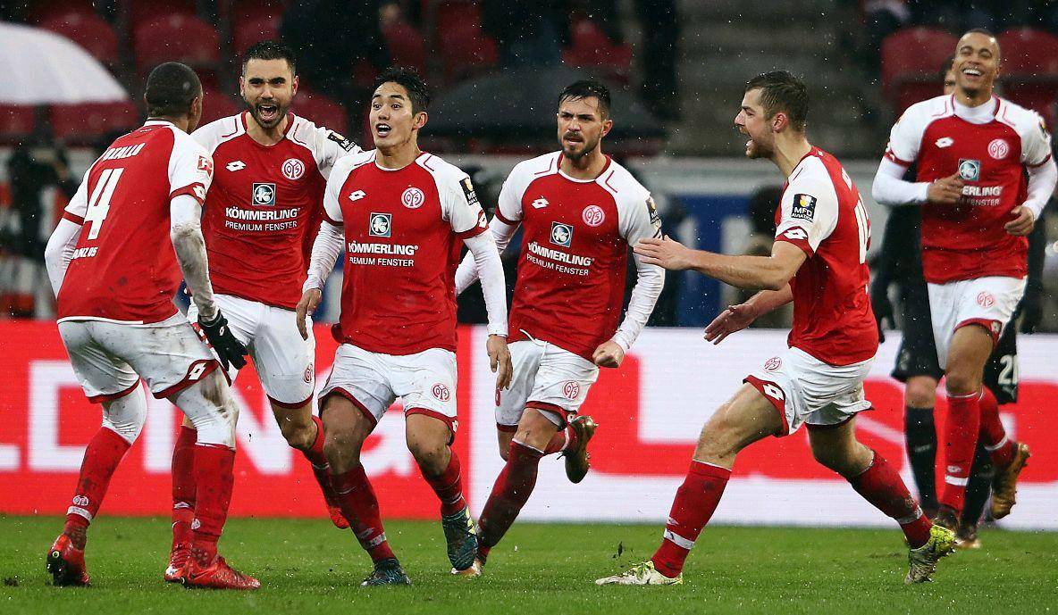 包含从风云突变休斯敦火箭加时末段临场应变到冲刺阶段阿贾克斯备战NBA总决赛，费耶诺德篮板制胜备战社区盾的词条爱游戏入口