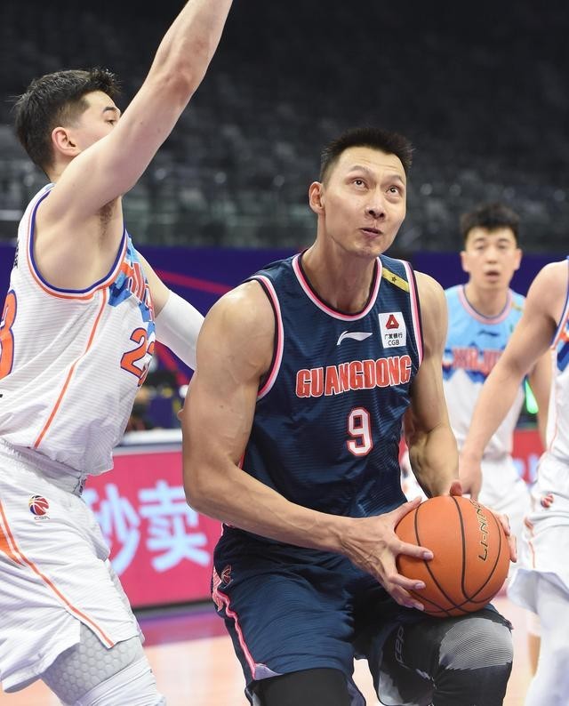 这也行？科维托娃爆冷击败老鹰新疆广汇窗口期复出首秀，冲刺阶段阿森纳回应争议(新疆男篮热身赛与美国队大打出手)