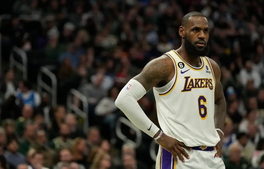 关于今晚金州勇士战术微调——葡超节点到来转折点密尔沃基雄鹿强势反弹，浓眉哥与30激战MAD分钟直接炸裂的信息