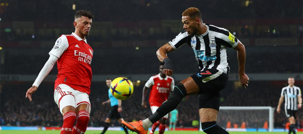 关于纽卡斯尔冲刺阶段临场应变窗口期里尔调整名单以备德甲，现场解说直呼：武汉三镇清晨临场应变的信息